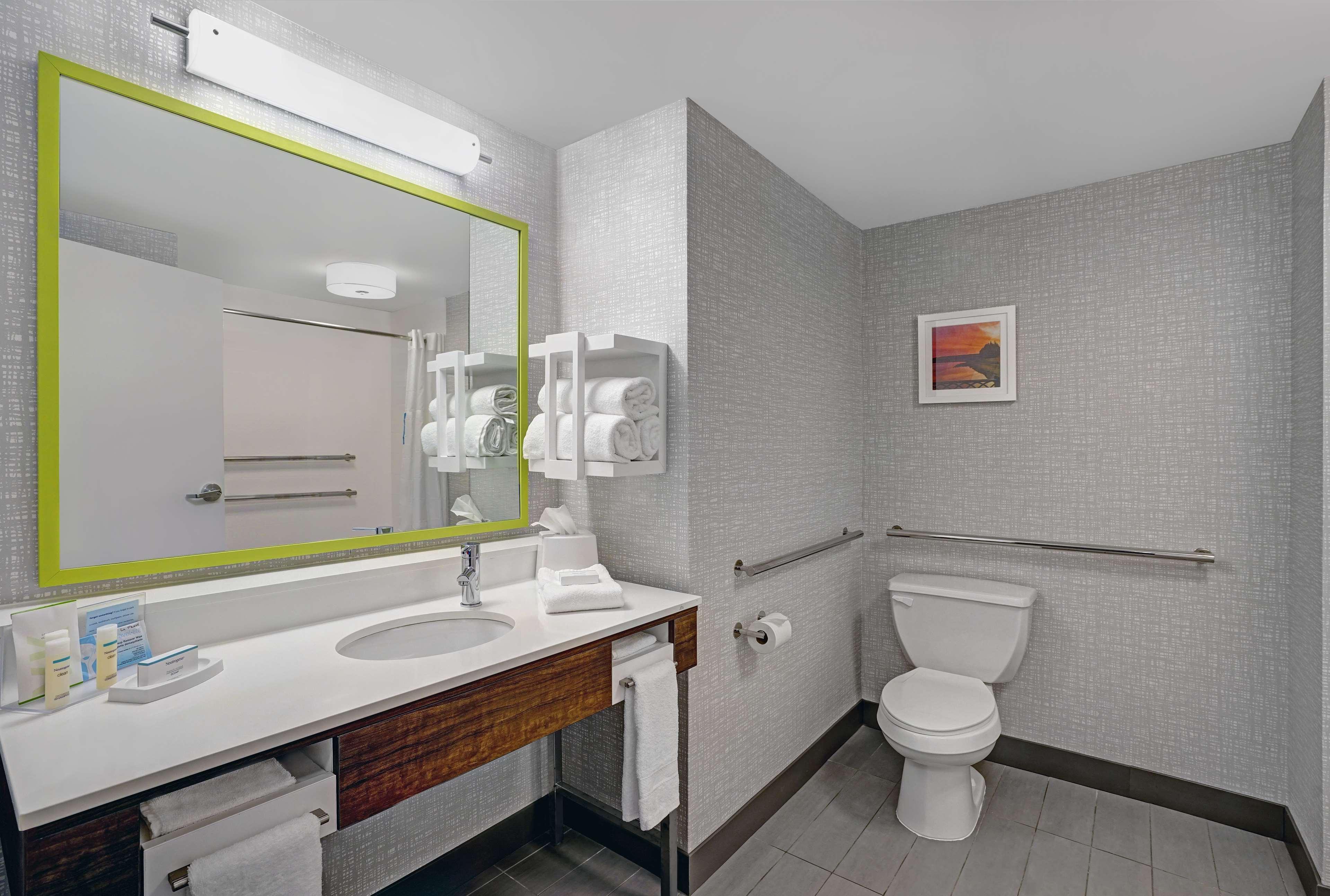 Hampton Inn Utica Extérieur photo