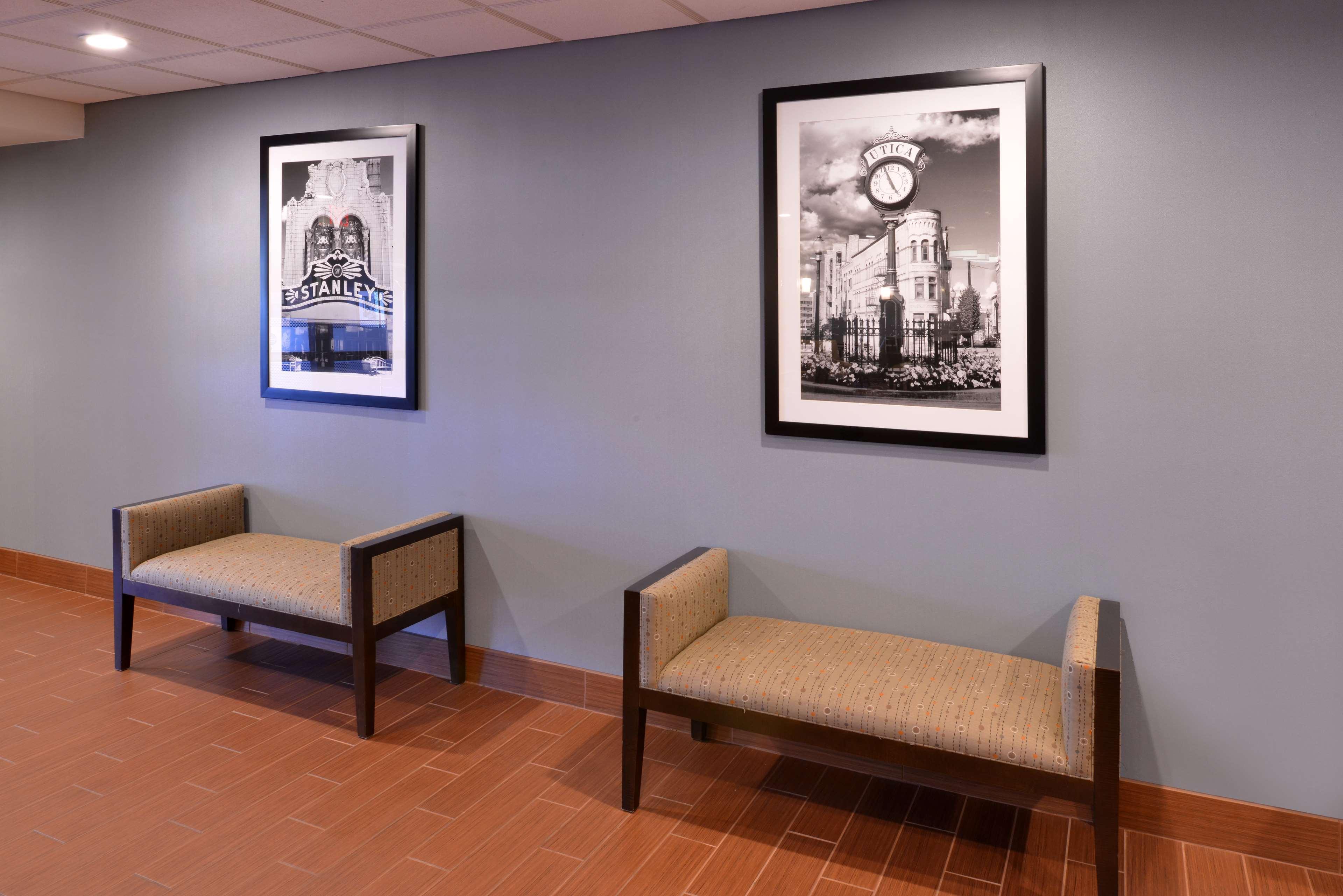 Hampton Inn Utica Extérieur photo