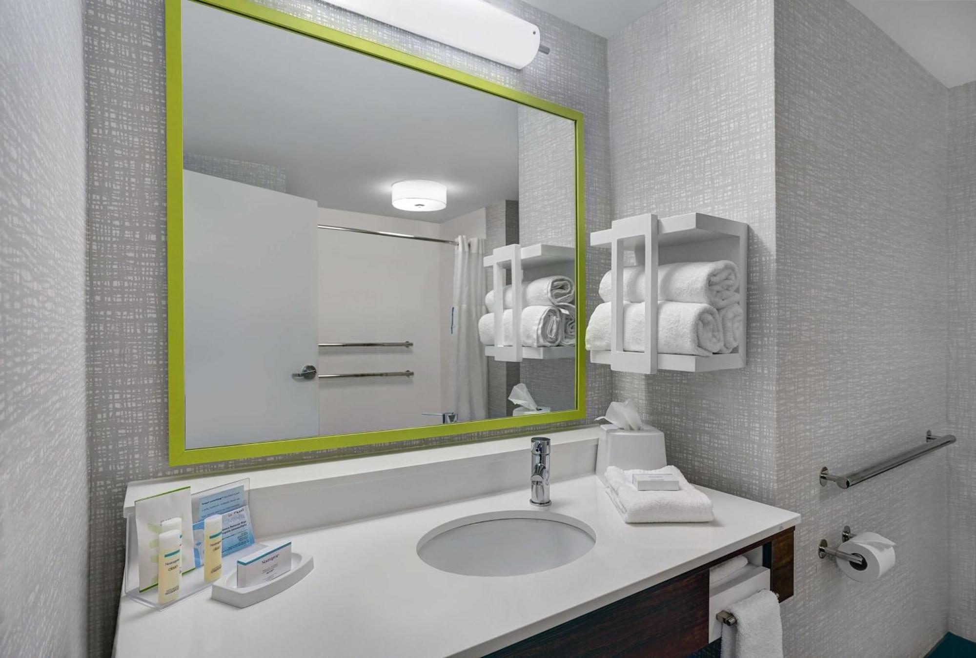 Hampton Inn Utica Extérieur photo