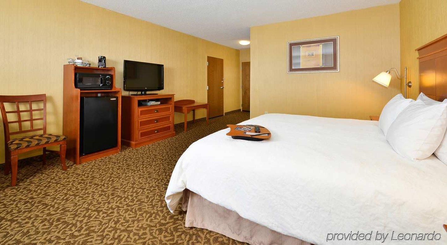 Hampton Inn Utica Extérieur photo