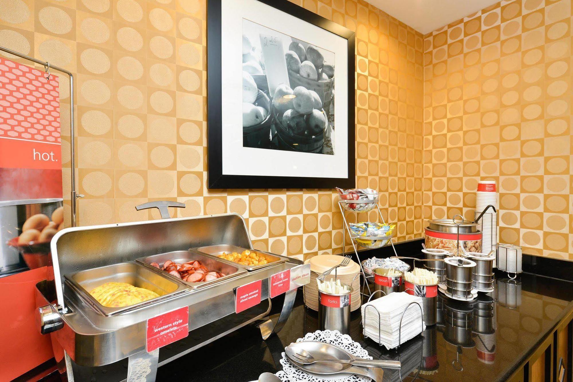 Hampton Inn Utica Extérieur photo