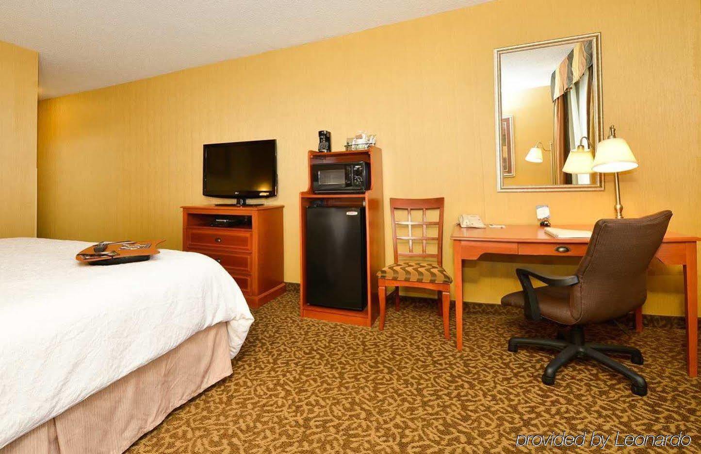 Hampton Inn Utica Extérieur photo